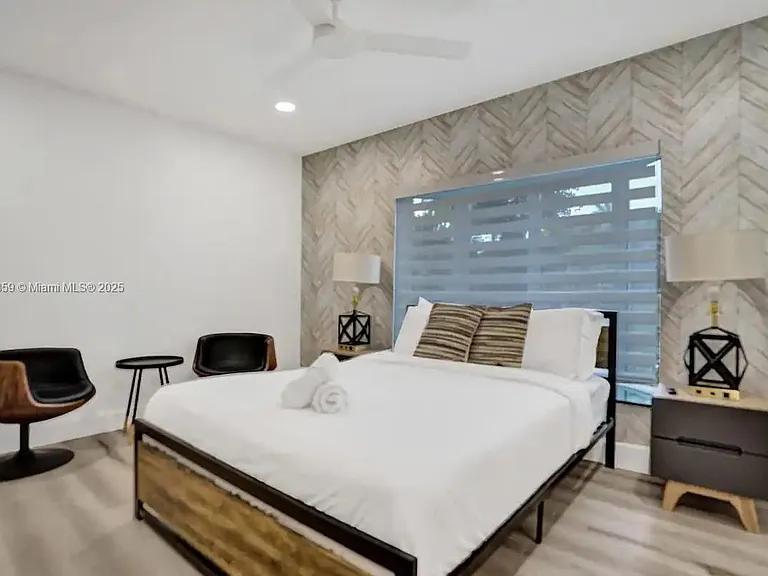 2100 SW 28th Way — Photo 19