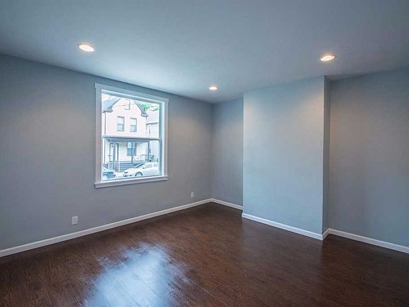 5th image of 4522 Carter Ave