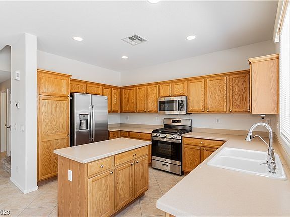 4th image of 4604 Grey Heron Dr