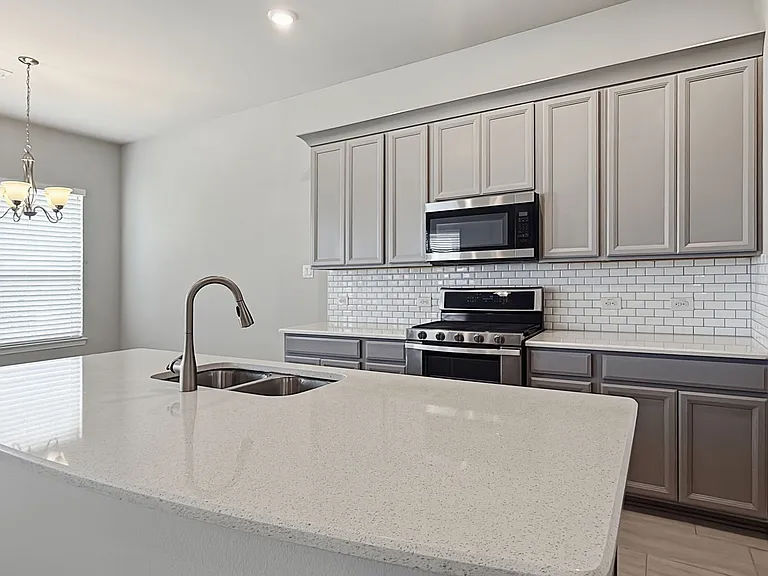 5518 Liberty Dr — Photo 3