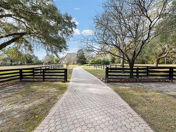 4th image of 2150 SE 73rd Loop