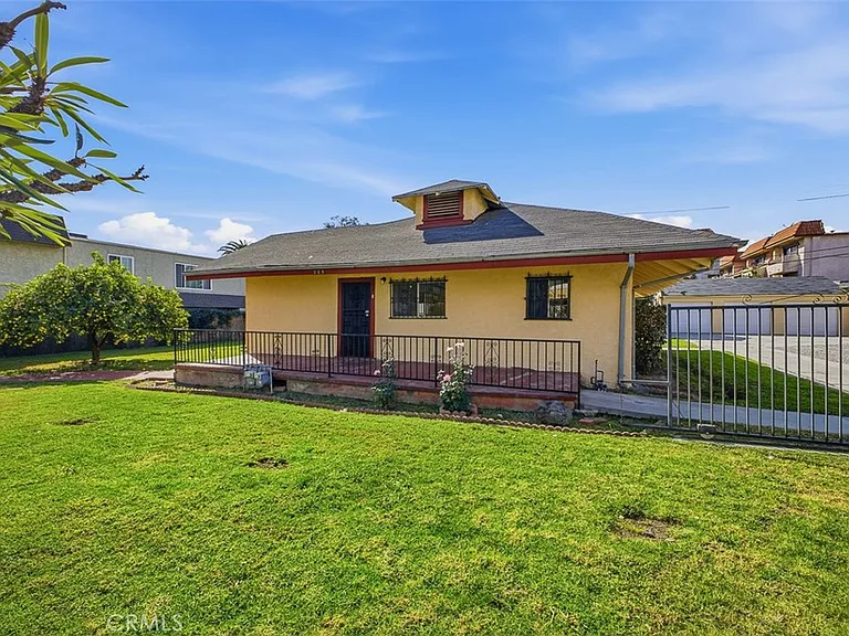 209 N Monterey St — Photo 4