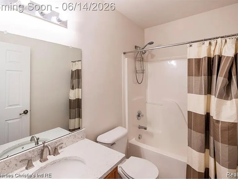 7645 Woodward Ave #70 — Photo 12