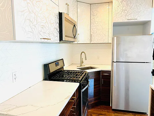 Rented by Blue Egg Realty Corp | media 11