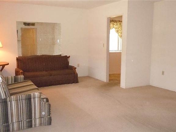 3rd image of 28567 Pebble Beach Dr