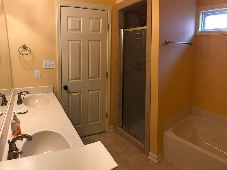 9237 Lakeshore Dr — Photo 6