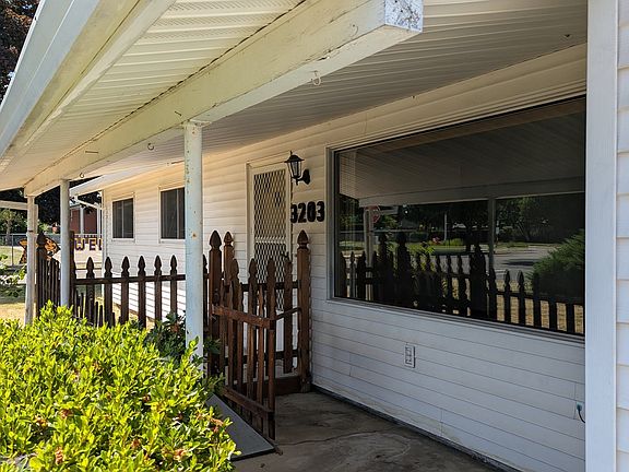 4th image of 3203 17th Ave