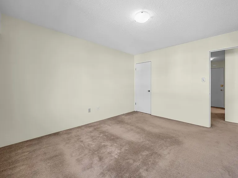 5130 Irving St — Photo 17