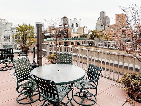 5th image of 157-163 E 72nd St #3H