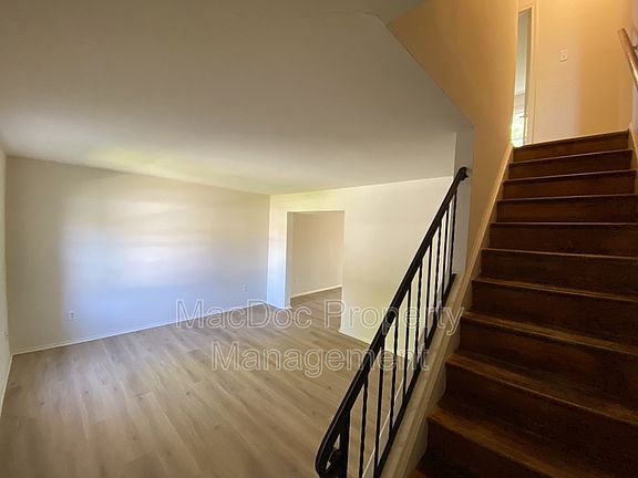 4th image of 2855 Gloucester Ct