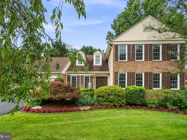 5820 Magic Mountain Dr, Rockville, MD 20852