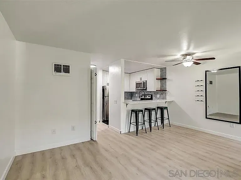 1124 Eureka St #17 — Photo 5
