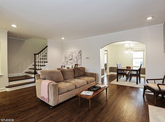 3rd image of 6351 N Leroy Ave