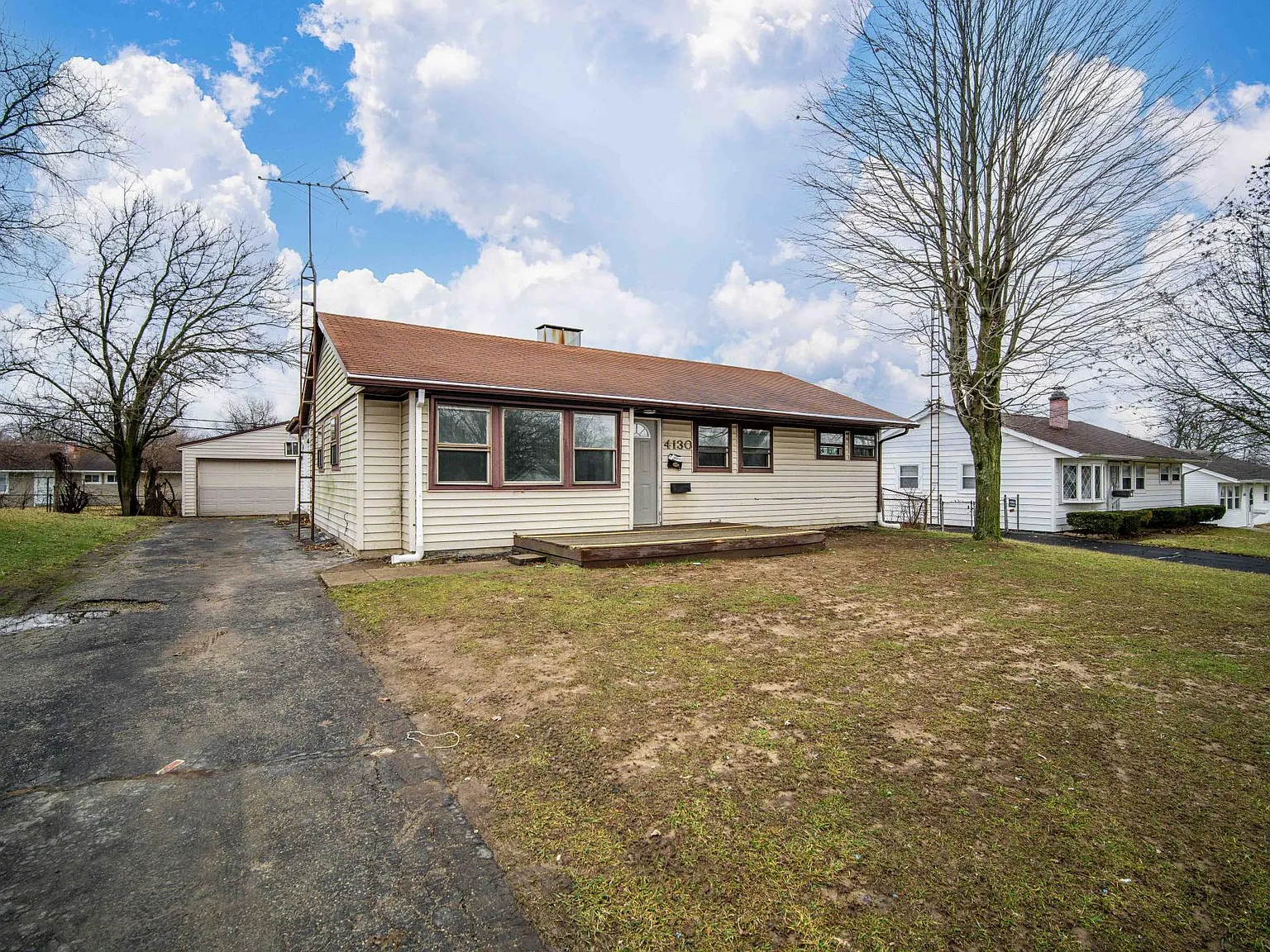 3 bed, 1248 sqft, $1,350 — Photo 1