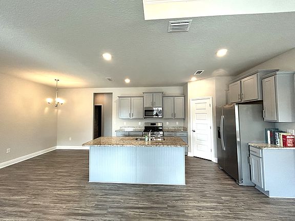 Kitchen/dining/pantry.