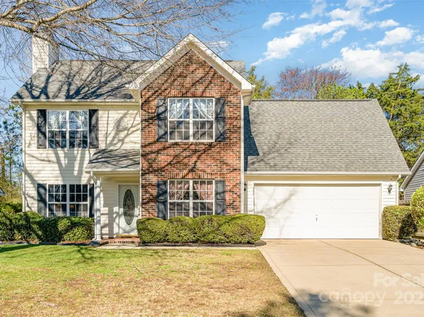12421 Poplar Forest Dr, Charlotte, NC 28278