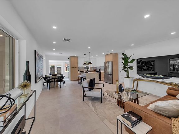 2nd image of 2908 NW 6th Avenue