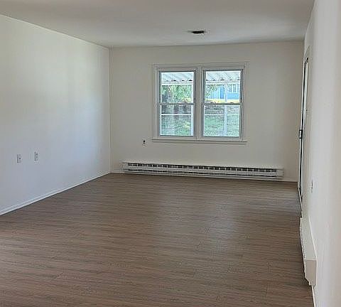 3rd image of 46 Sidney Ct