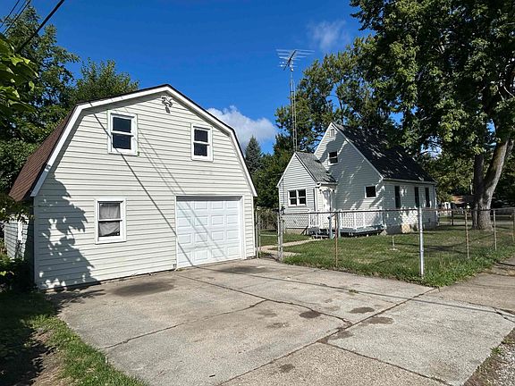 2nd image of 3622 Churchill Ave