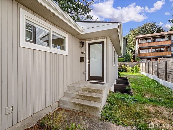 4th image of 9251 N Ashworth Avenue N