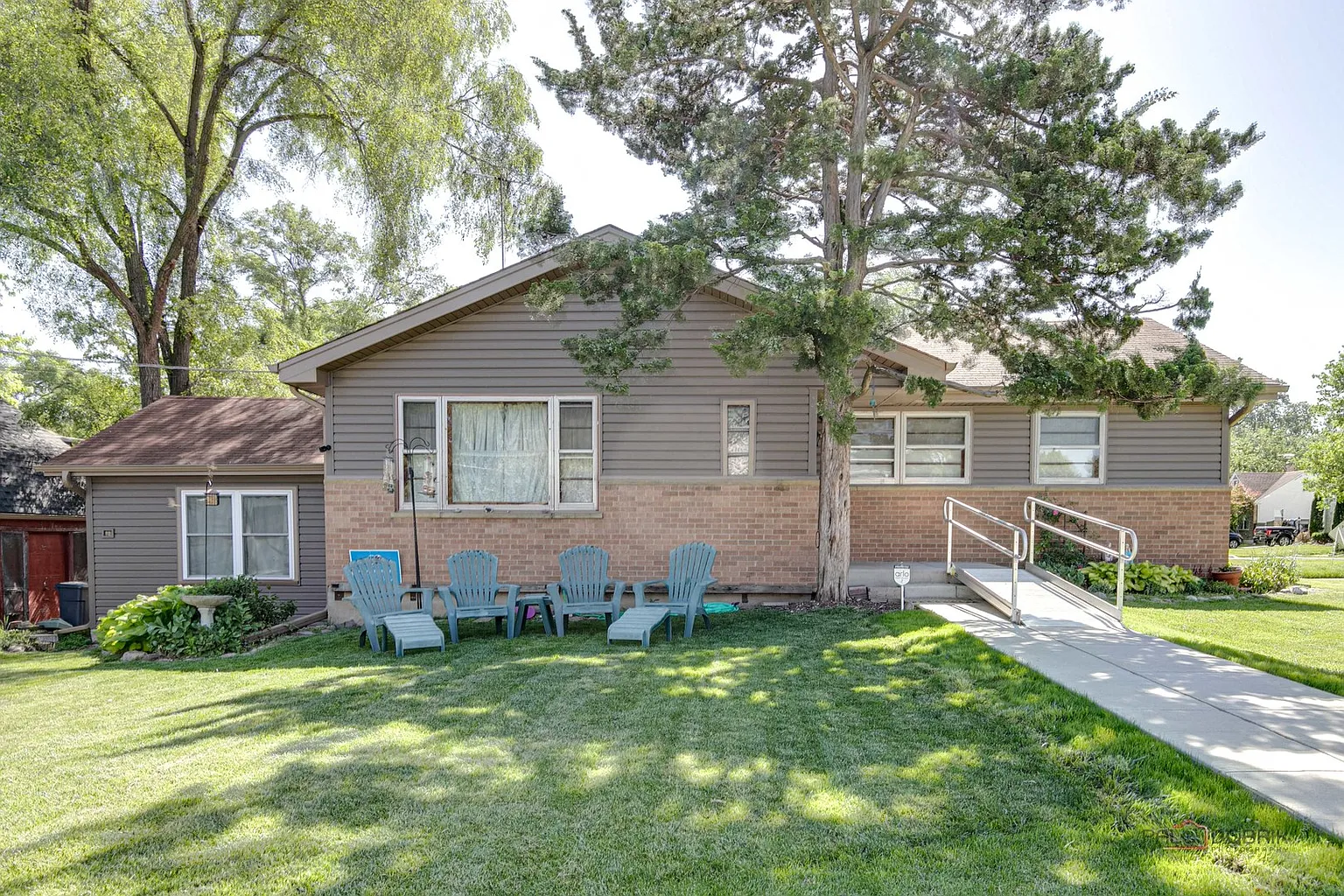 134 Woodlawn Dr photo 1