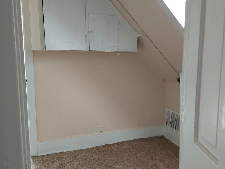 1343 Vine St #4 — Photo 15