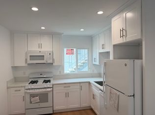 10230 Fernglen Ave #10232, Tujunga, CA 91042