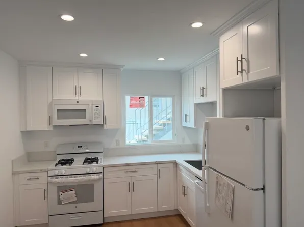 10230 Fernglen Ave #10232, Tujunga, CA 91042