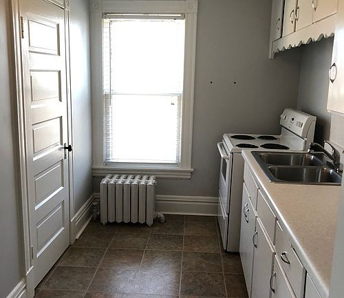 4th image of 416 La Salle Ave APT 2