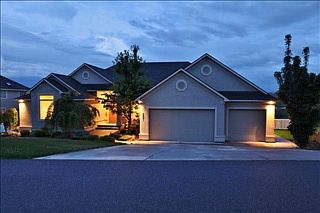 1st image of 221 Kristen Ln