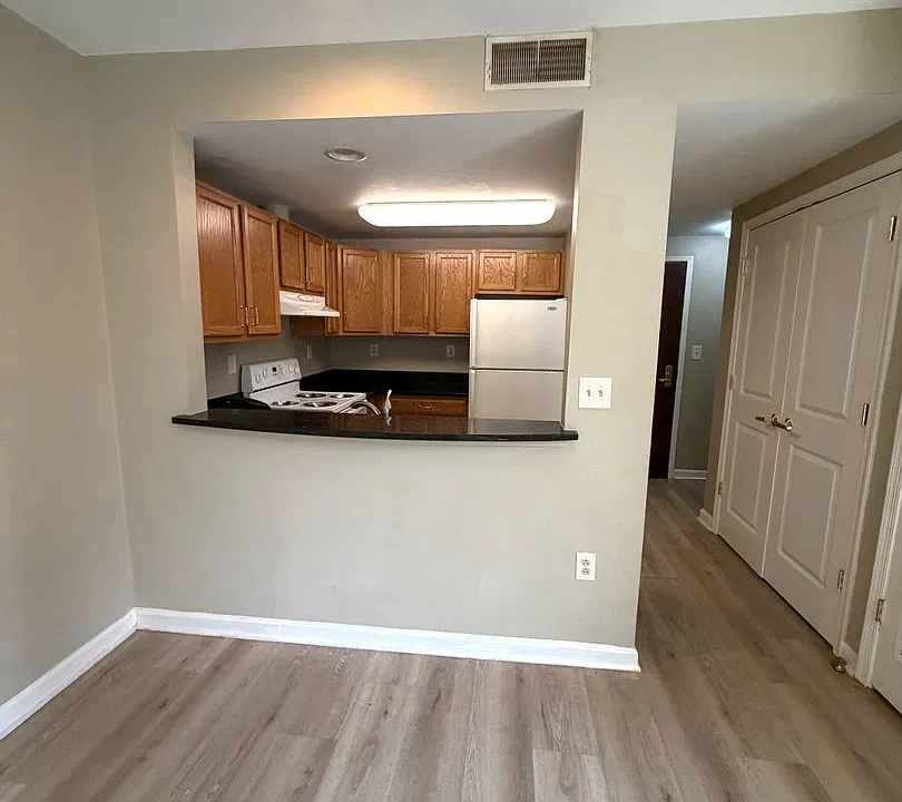 Astor Court Apartments