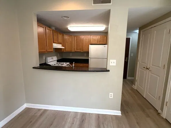 Astor Court Apartments, 2440 Saint Paul St #3K, Baltimore, MD 21218