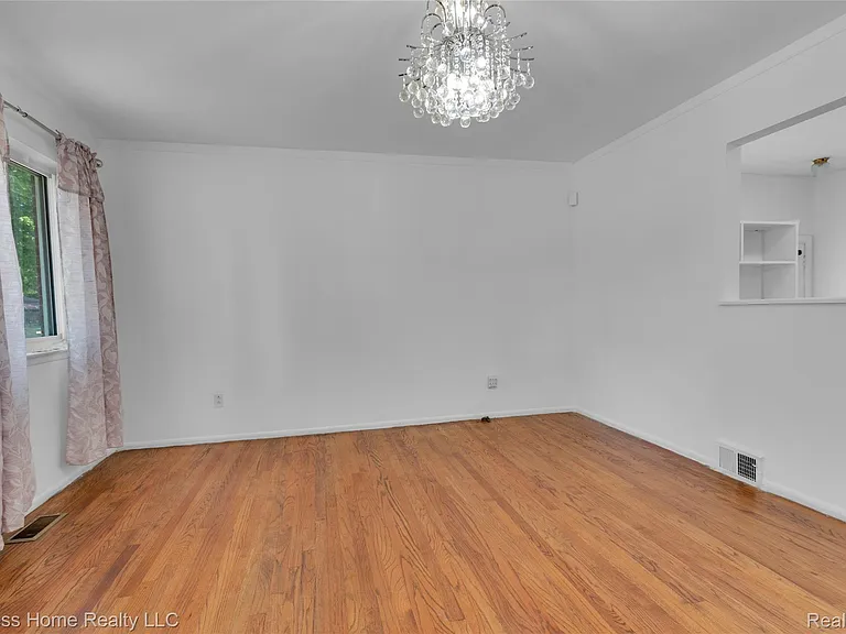 25217 Roan Ave — Photo 5