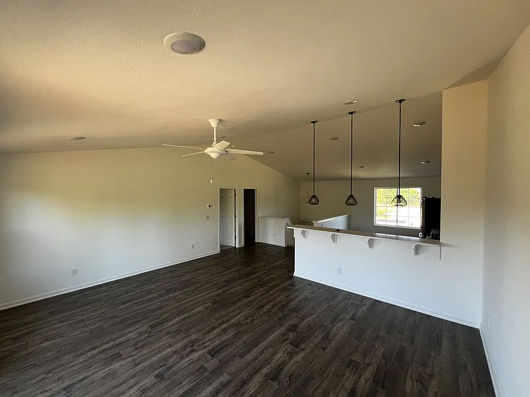 150 Mayfield Dr — Photo 7
