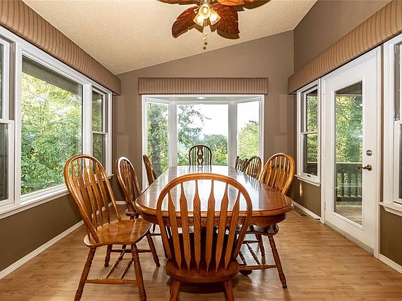 5th image of 22 Wimbledon Way