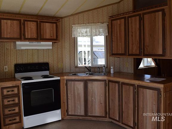 4th image of 7062 Royal Glen Ln