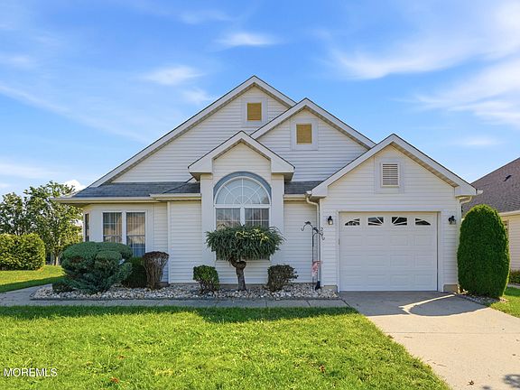 2nd image of 29 N Baker Drive