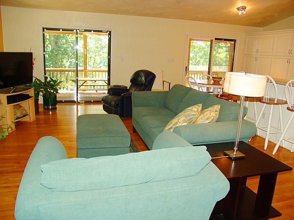3rd image of 260 Hales Point Dr