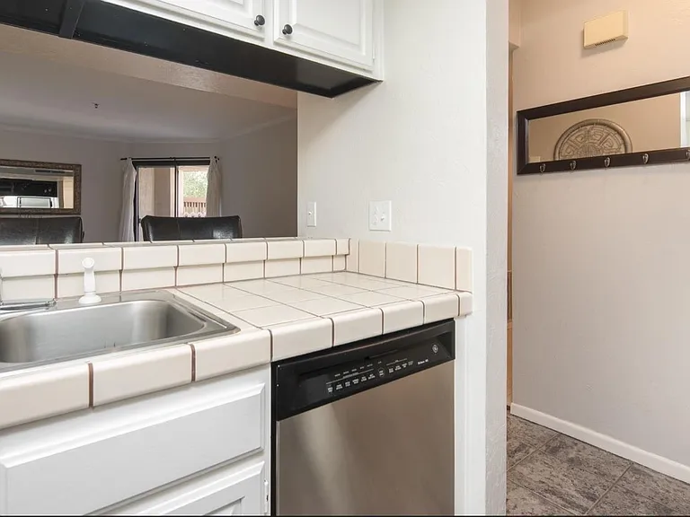 3095 Lakeside Dr #107 — Photo 12