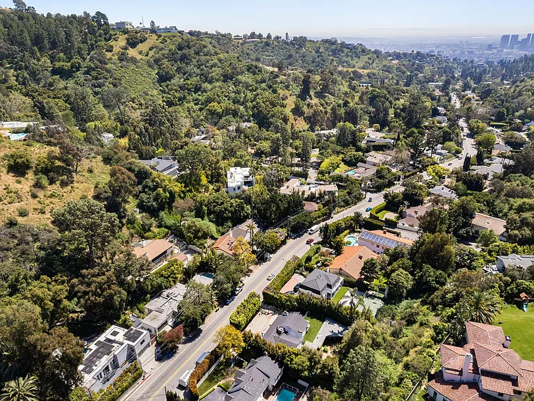 Prime Beverly Hills location offering unparalleled luxury and convenience.