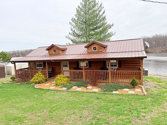 2nd image of 845 Lakeview Rd