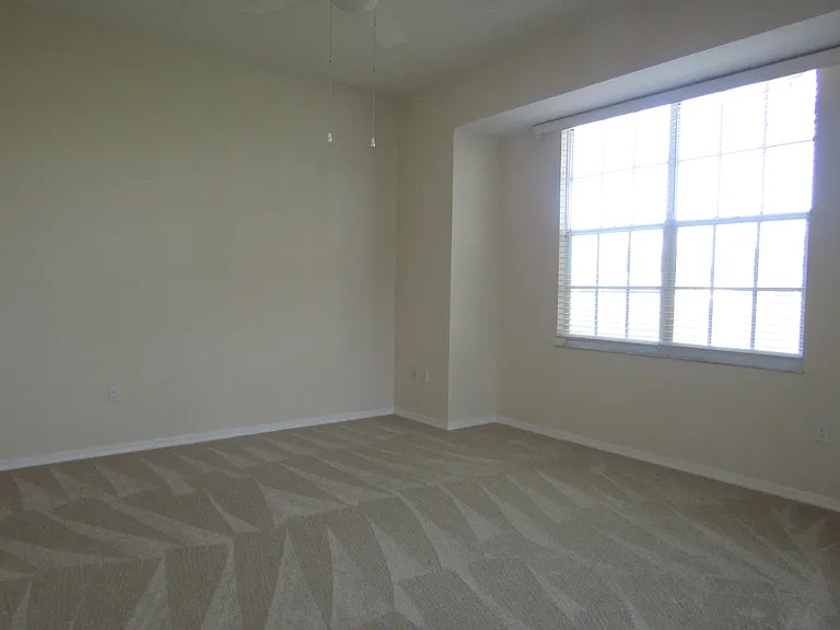 463 Bermuda Isles Cres — Photo 5
