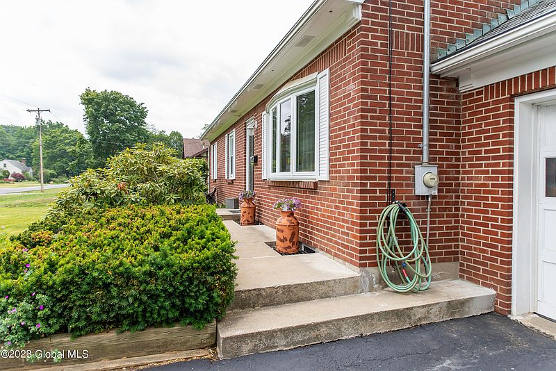 2nd image of 23 Woodside Drive