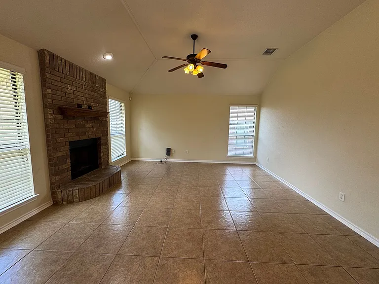 5702 Graphite Dr — Photo 35