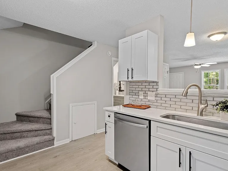 4242 Kaplan Dr — Photo 13