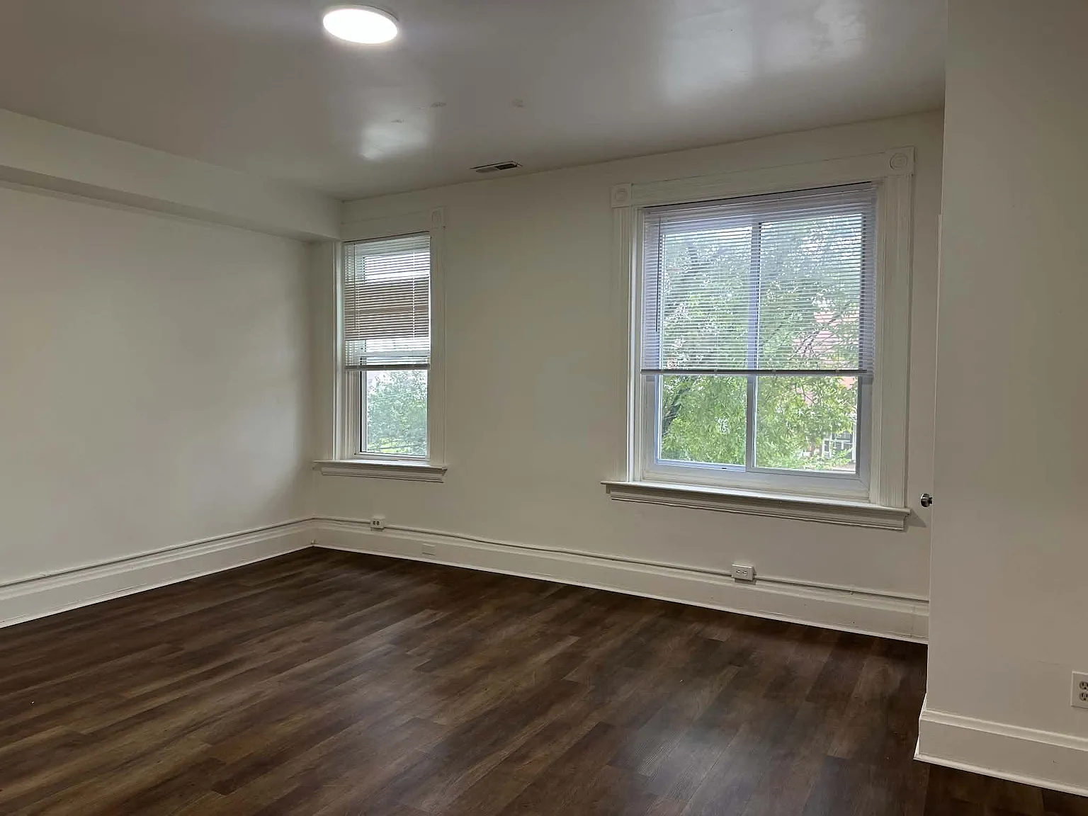 3 bed, 1880 sqft, $1,500 — Photo 3