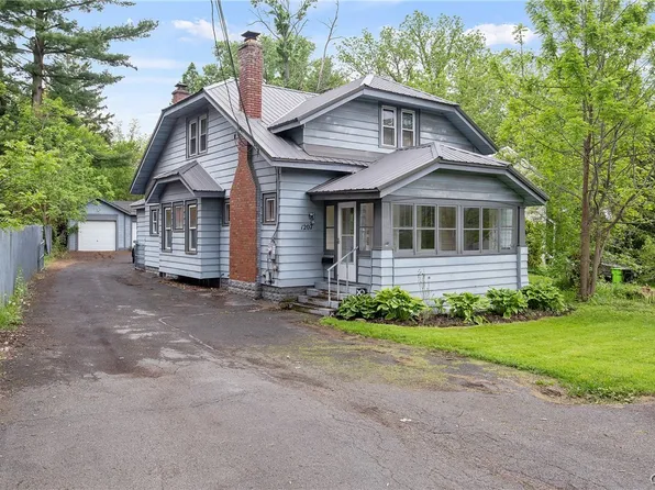 1207 Oswego St, Liverpool, NY 13088