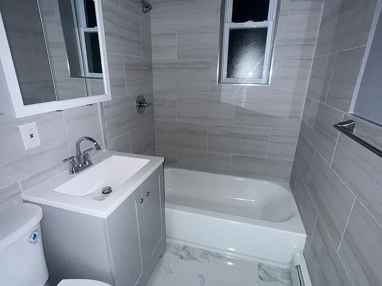 149 Zabriskie St #3 — Photo 4