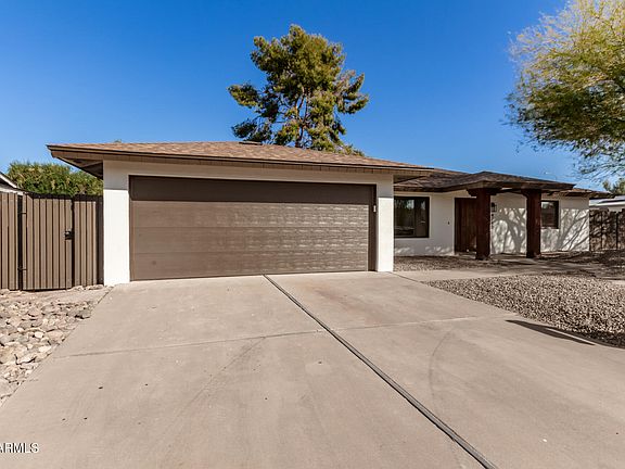 2nd image of 4760 E CATALINA Avenue