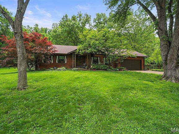 2nd image of 114 Carol Dr